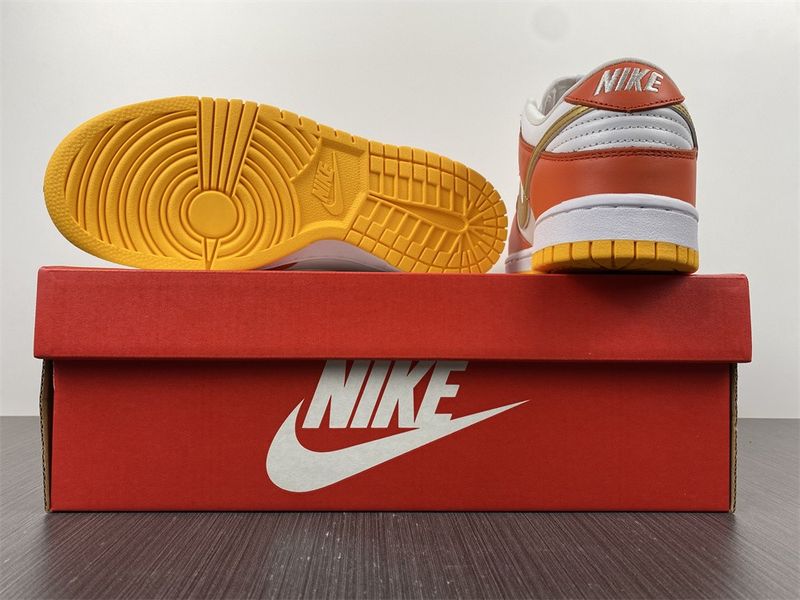 【Free shipping】Dunk Low University Gold  DQ4690-800