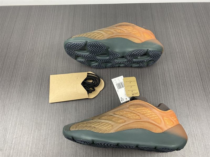 Yeezy 700 V3 Copper Fade  GY4109