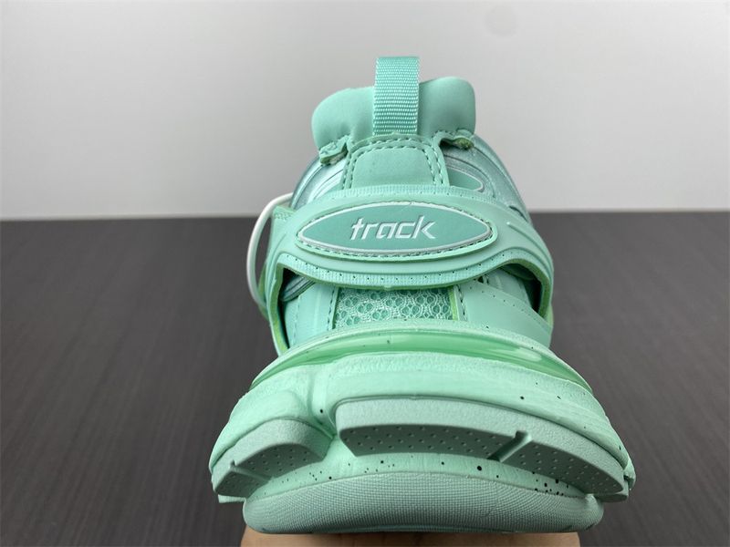 B*alenciaga Track Recycled Green  542436W3FE33000