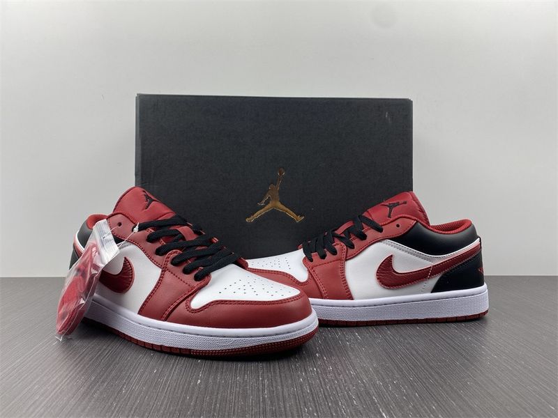 Air Jordan 1 Low Bulls 53558-163