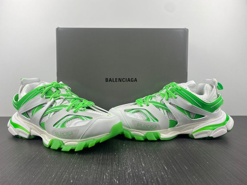 B*alenciaga Track AM221111-1