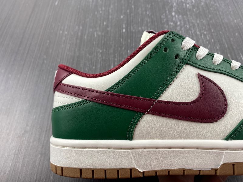 Dunk Low Gorge Green FB7160-161