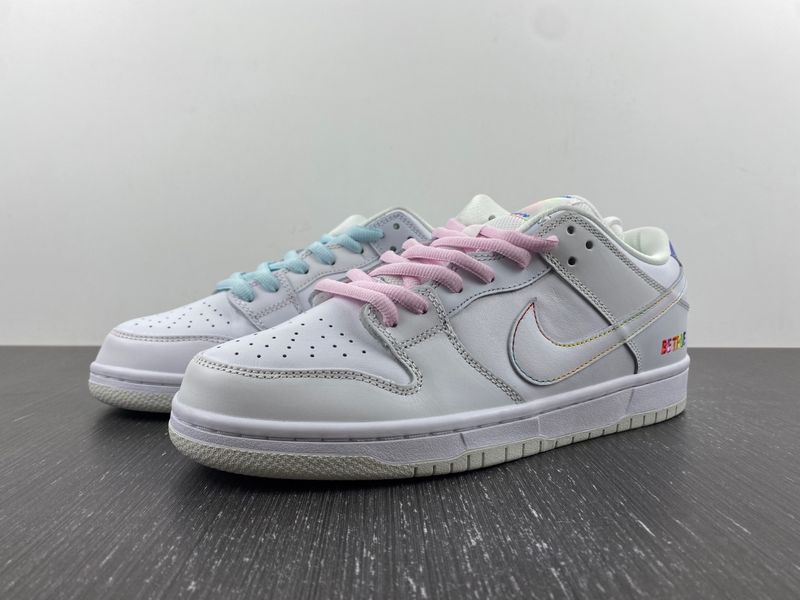 SB Dunk Low Pro Be True  DR4876-100