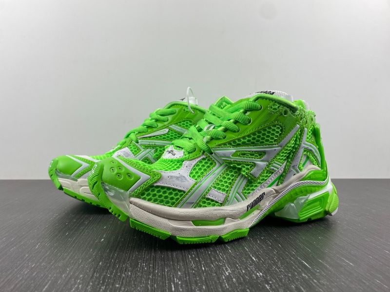 B*alenciaga runner AM221225-2