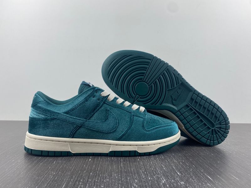 Dunk Low Velvet Teal DZ5224-300