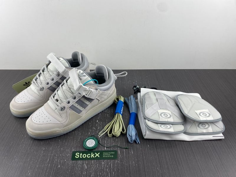 Forum Buckle Low Bad Bunny Last Forum  HQ2153