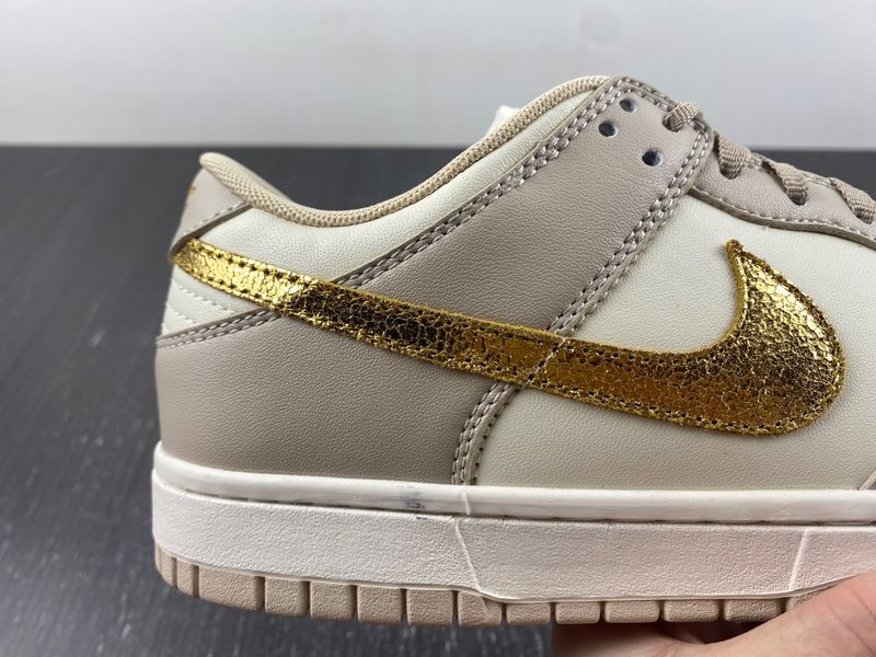 Dunk Low Phantom Metallic Gold  DX5930-001