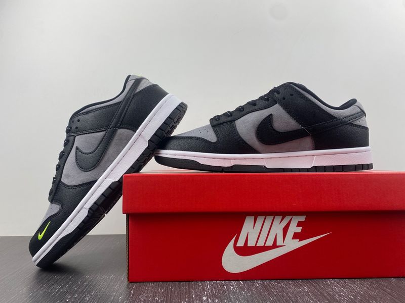 Dunk Low Black Grey Green Strike FQ2205-001