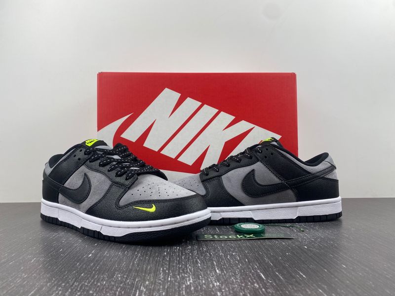 Dunk Low Black Grey Green Strike FQ2205-001