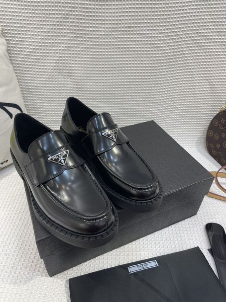 P*rada Top Loafer CL 23030831-15