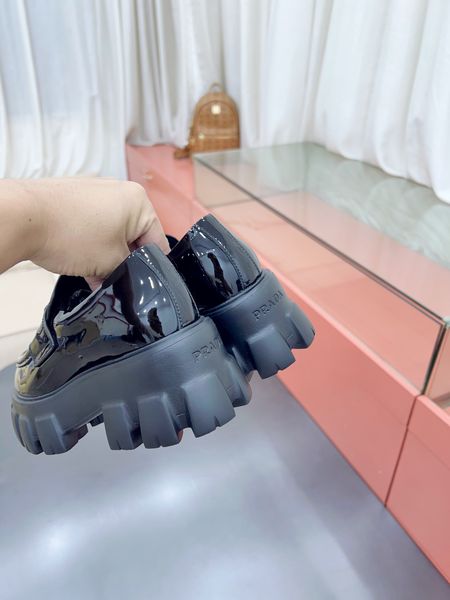 P*rada Top Loafer CL 23030831-16