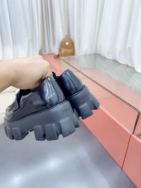P*rada Top Loafer CL 23030831-26