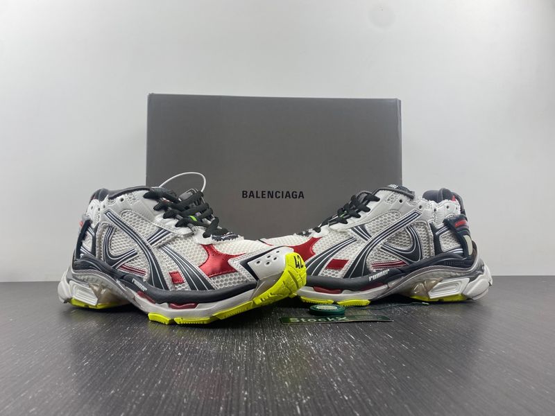 B*alenciaga runner AM 20230907-3