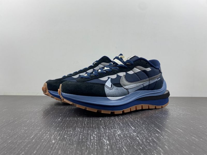 VaporWaffle Tour Blue sacai DD1875-700