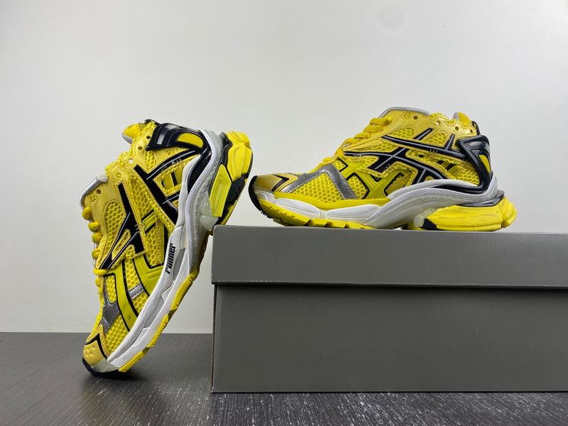B*alenciaga runner AM 20231019-11