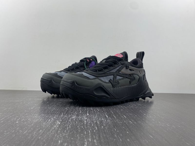 O*ff W*hite Low Tops Sneakers MK 20240130-1