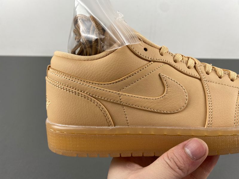 Air Jordan 1 Low SE Sand  FZ3972-294