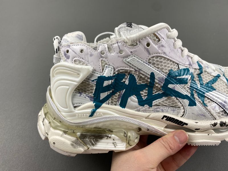 B*alenciaga runner AM 20240511-4