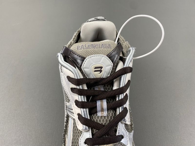 B*alenciaga runner AM 20240528-1