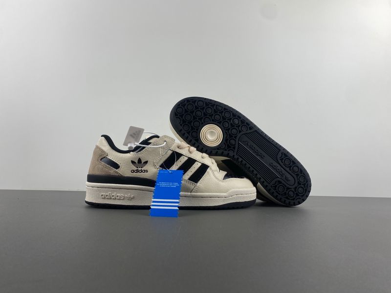 Forum Low CL Wonder White Core Black Wonder Beige  IG3901