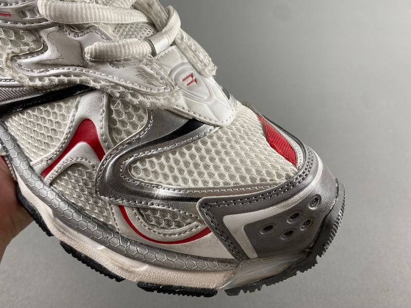 B*alenciaga runner AM 20240611-5