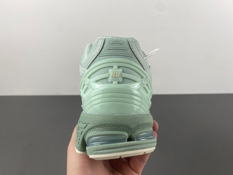 New Balance 1906R Jade Green  M1906RZC