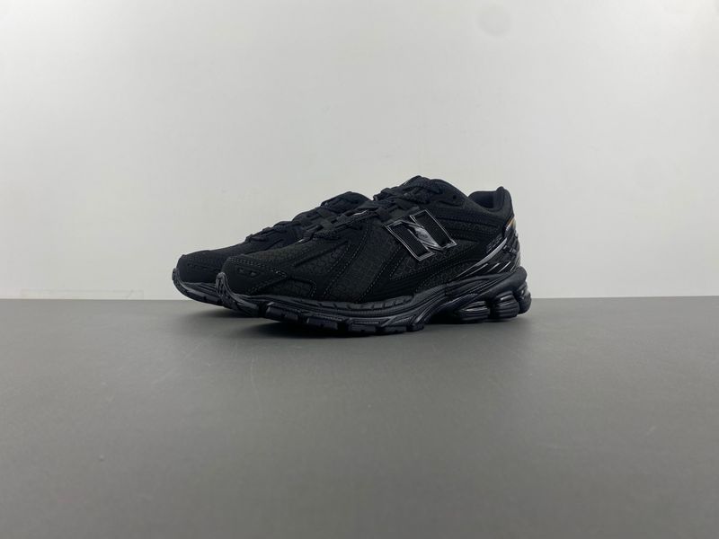New Balance 1906R Cordura Black Magnet M1906RWF