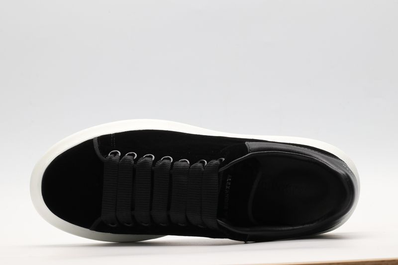 A*exander M*queen Sneaker