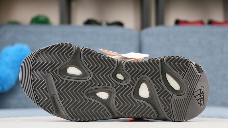 Yeezy Boost 700 MNVN