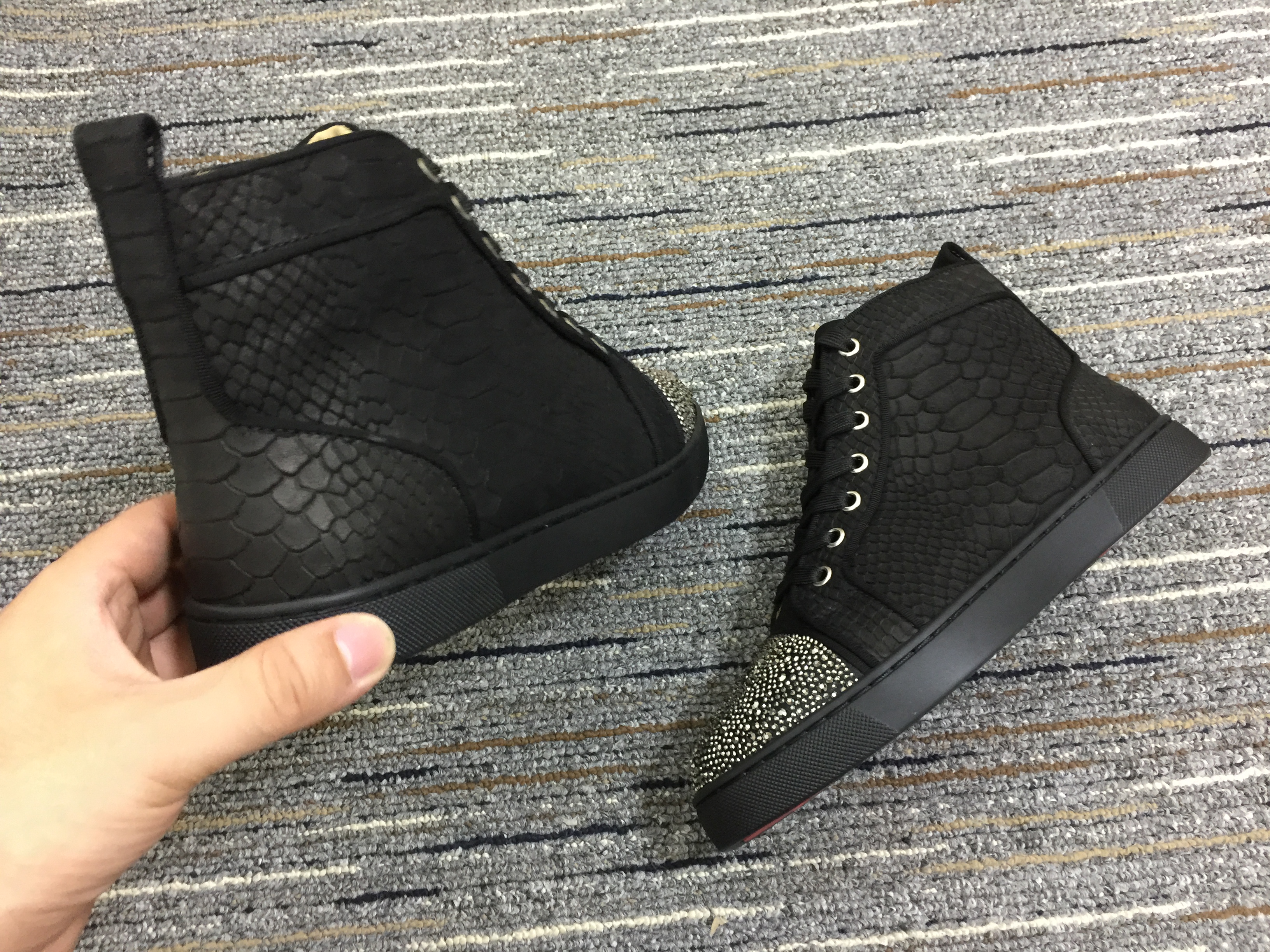 C*ristian L*uboutin Sneaker