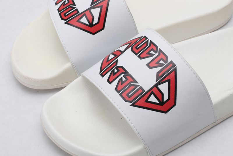 G*cci Sandals