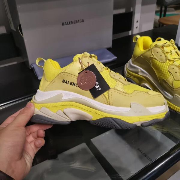 B*lenciaga
