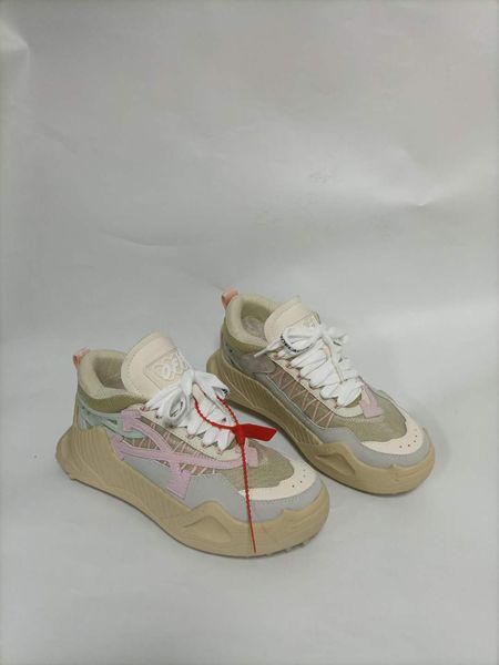 Men O*ff W*hite Top Sneaker