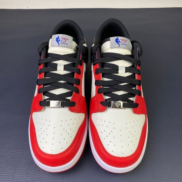 Nike SB Dunk Low