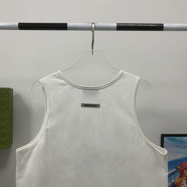 E*ssentials Vest Top Quality WM 20230626-55