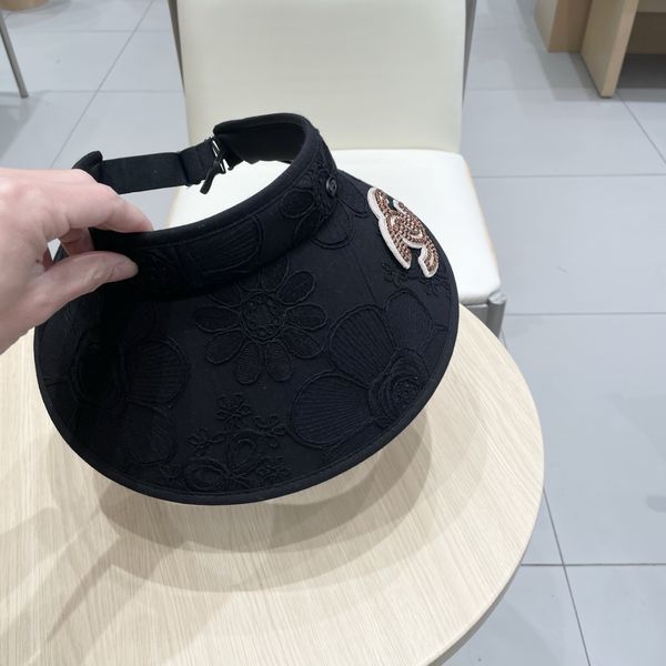 C*hanel  Hats Top XX20250409-8
