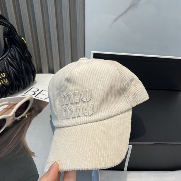 M*iuMiu  Hats Top XX20250411-11