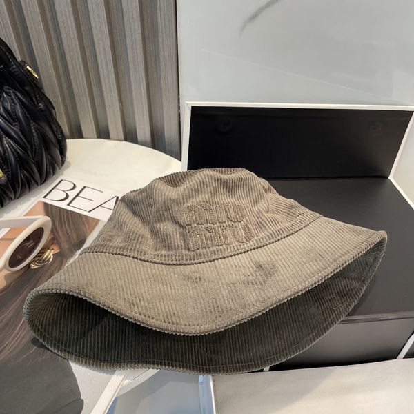 M*iuMiu  Hats Top XX20250411-12