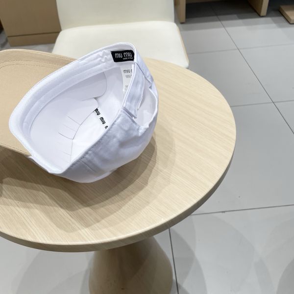 M*iuMiu  Hats Top XX20250413-42