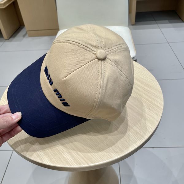 M*iuMiu  Hats Top XX20250413-42