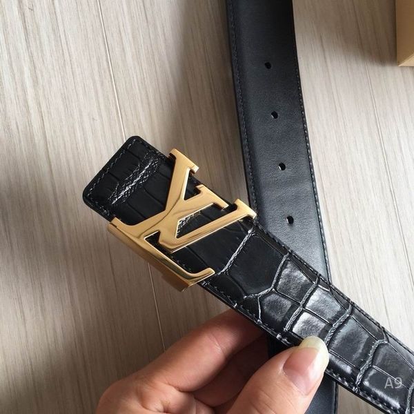 L*uis V*itton Belts Top Version