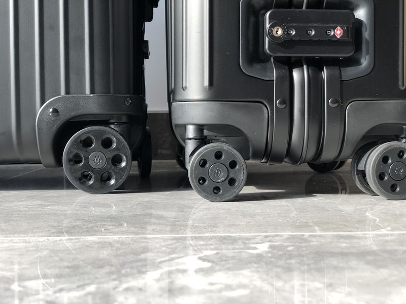 Luggage ask price on whatsapp