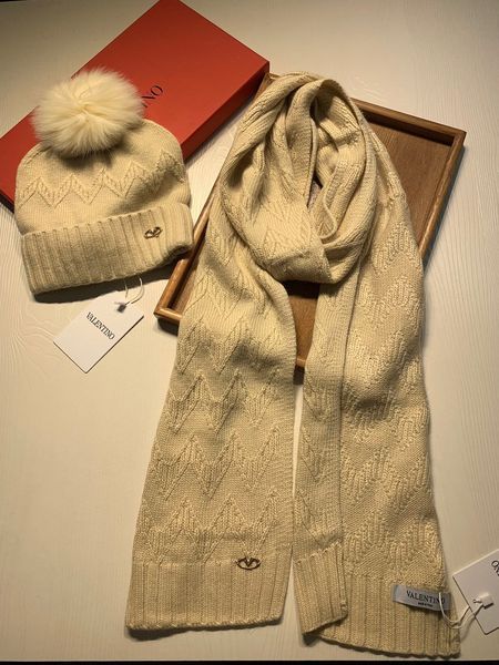 Scarf three-piece