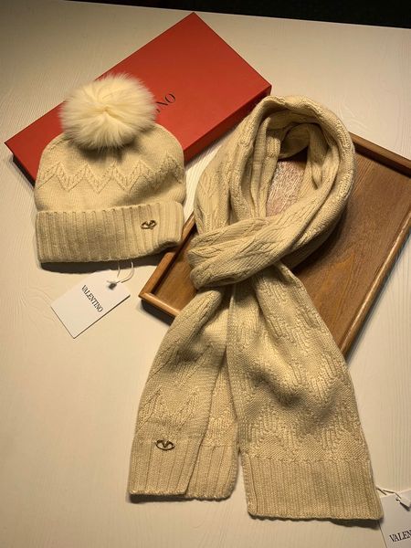 Scarf three-piece
